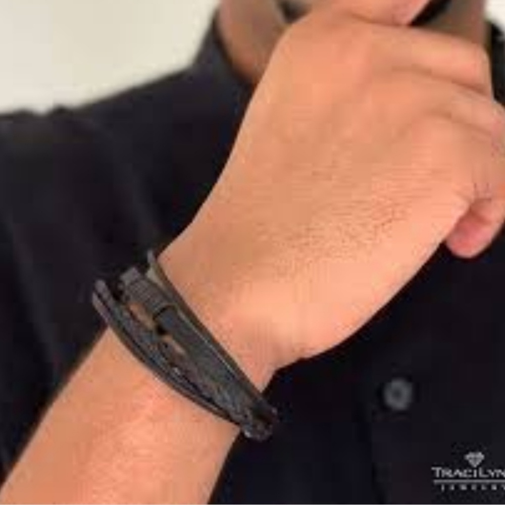 Traci Lynn Men's Leather Bracelet